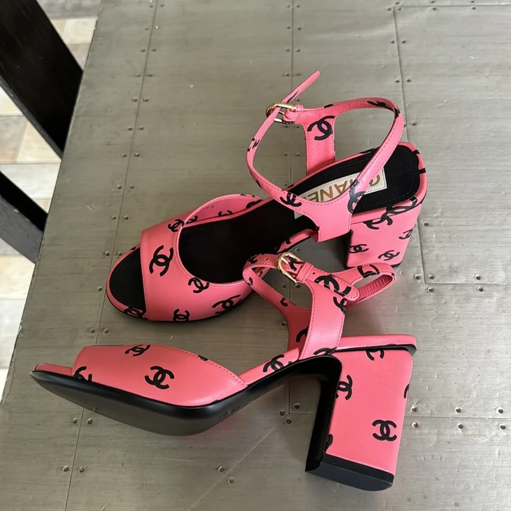 Chanel crazy cc pink black sandal pump logo shoes with box and dustbag sz 38.5